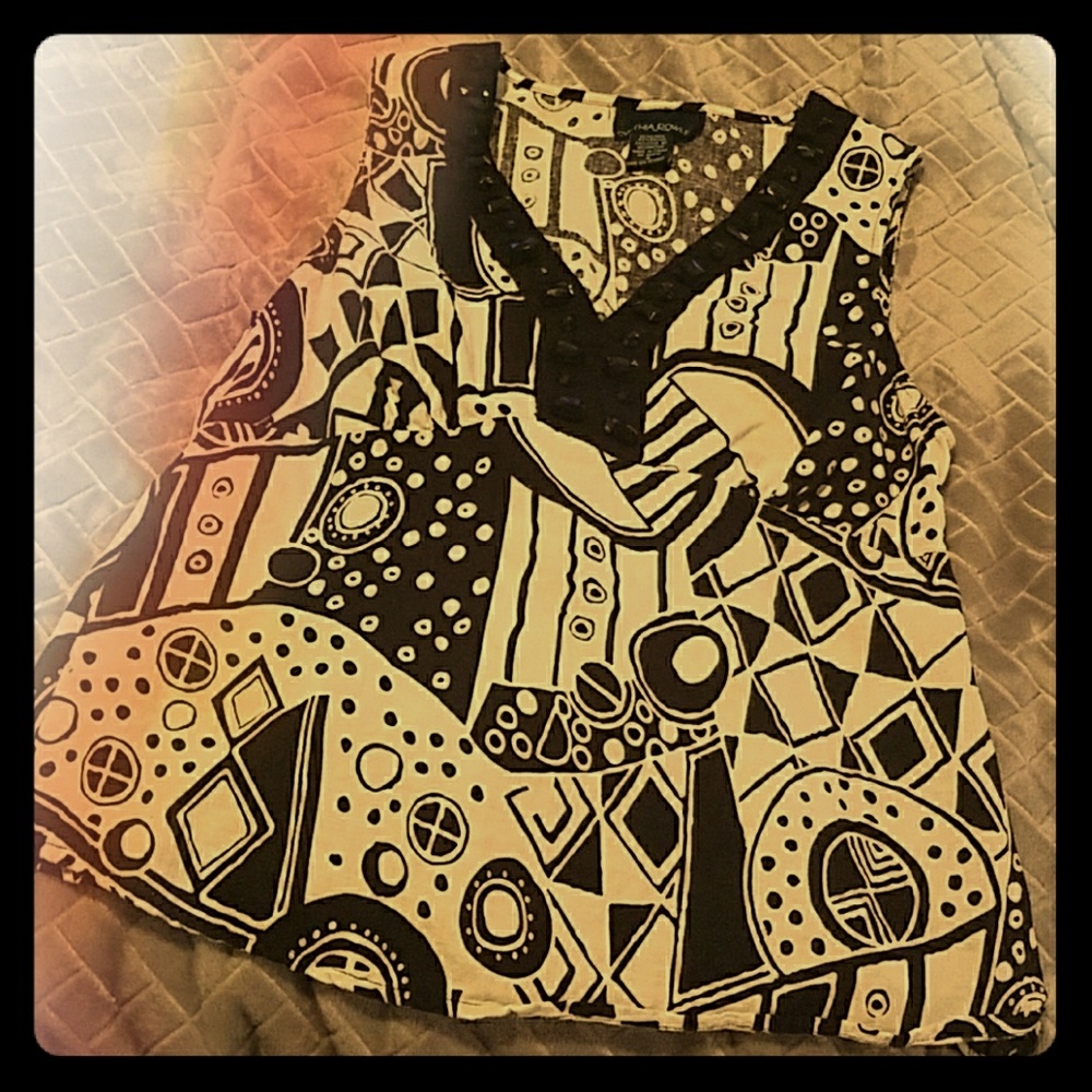 Sleeveless, black/white linen top